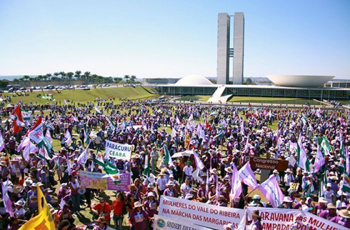 Marcha das Margaridas termina com demonstração de força e união de 100 mil  camponesas - Sul 21